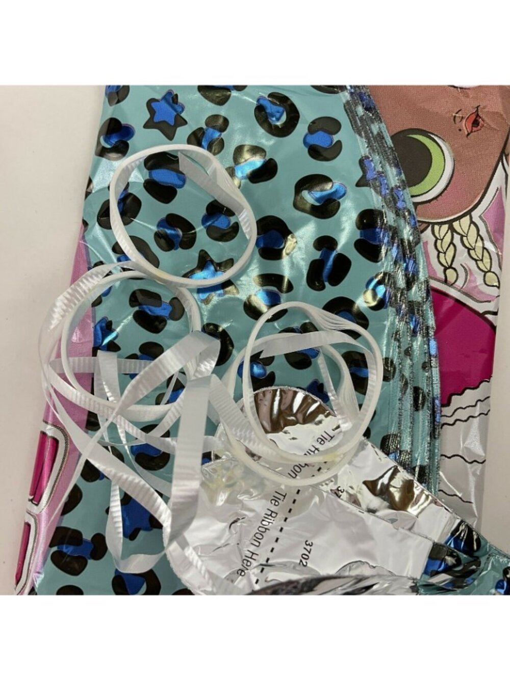 LOL Surprise! 48 Piece Cardinal Puzzle Collectors Lunch Box & 4 Mylar Balloons - Picture 6 of 8